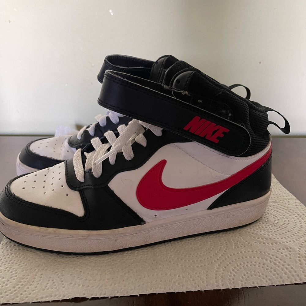 Nike Court Borough Mid 2